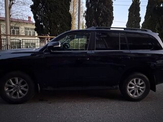 2015 Toyota Land Cruiser 200 Series Рестайлинг 2, чёрный, 4800000 рублей, вид 3