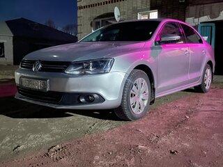 2014 Volkswagen Jetta VI, серебристый, 830000 рублей, вид 1