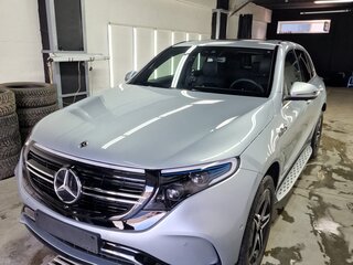 2020 Mercedes-Benz EQC 400 I (N293), серебристый, 6300000 рублей, вид 3