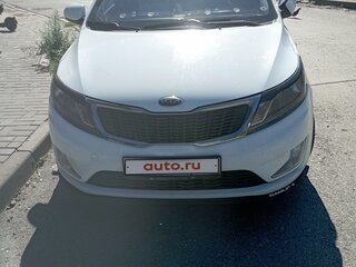 2013 Kia Rio 4-speed III, белый, 930000 рублей, вид 1