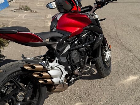 2018 MV Agusta Brutale 800, красный, 700000 рублей, вид 1