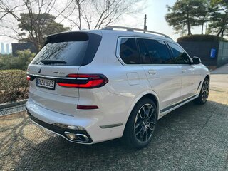 2023 BMW X7 40d I (G07) Рестайлинг, белый, 12650816 рублей, вид 4