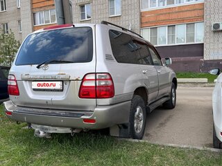 2004 Toyota Land Cruiser 100 Series Рестайлинг 1, серебристый, 1600000 рублей, вид 4