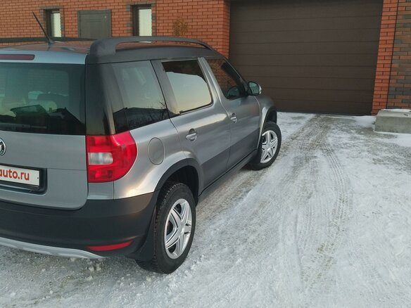 2012 Skoda Yeti I, серый, 740000 рублей - вид 2