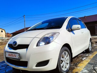 2008 Toyota Vitz II (XP90), белый, 707000 рублей, вид 1