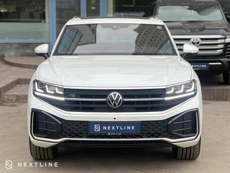 2025 Volkswagen Touareg III Рестайлинг, белый, 11990000 рублей, вид 4