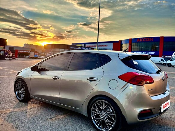 2013 Kia Ceed II, бежевый, 1250000 рублей - вид 2