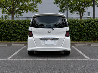 2016 Honda Freed Spike I Рестайлинг 2, белый, 784000 рублей, вид 3