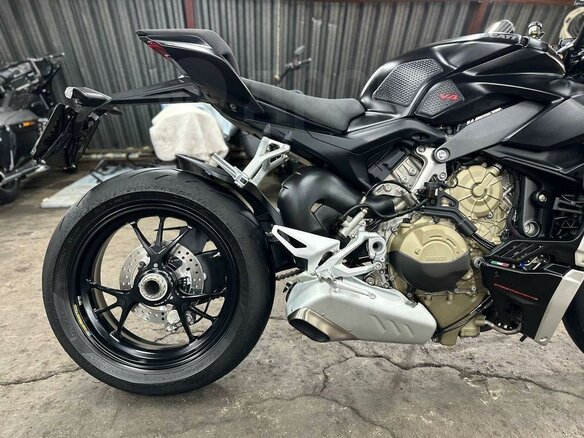 2022 Ducati Streetfighter V4, чёрный, 1950000 рублей - вид 21
