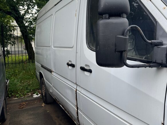 2004 Mercedes-Benz Sprinter, белый, 750000 рублей - вид 2