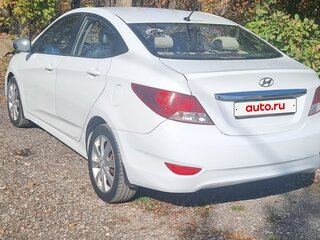 2012 Hyundai Solaris I, белый, 810000 рублей, вид 4