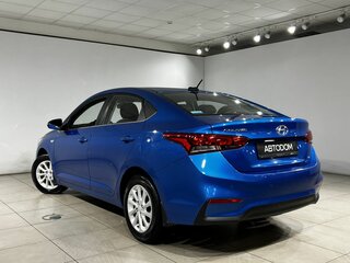 2017 Hyundai Solaris II, синий, 1525000 рублей, вид 4