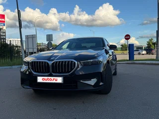 2024 BMW 5 серии 520i VIII (G60/G61/G68), чёрный, 5500000 рублей, вид 5