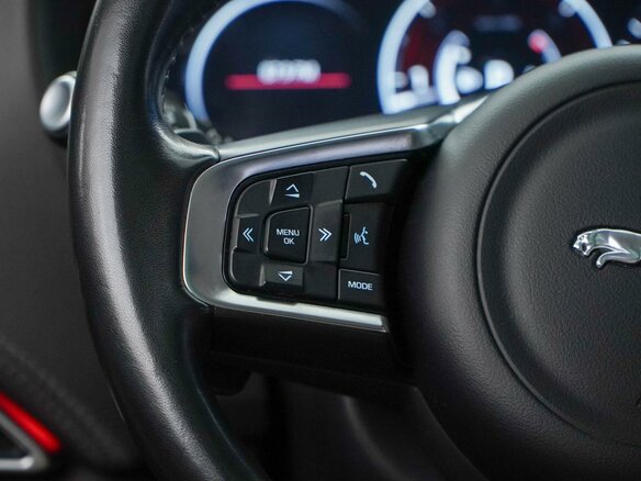 2017 Jaguar F-Pace I, серый, 3399077 рублей - вид 13