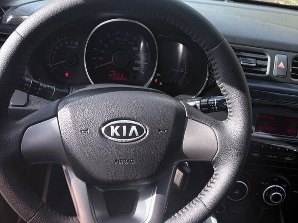 2012 Kia Rio 4-speed III, бежевый, 730000 рублей - вид 8
