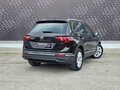 2021 Volkswagen Tiguan II Рестайлинг, чёрный, 3099000 рублей - вид 1