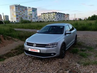 2014 Volkswagen Jetta VI, серебристый, 890000 рублей, вид 2