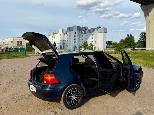 2002 Volkswagen Golf IV, синий, 375000 рублей - вид 5
