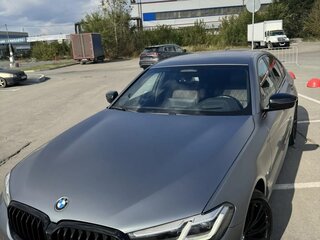 2020 BMW 5 серии 530d xDrive VII (G30/G31/G38) Рестайлинг, серый, 6100000 рублей, вид 3