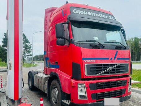 2004 Volvo FH, красный, 3500000 рублей, вид 2