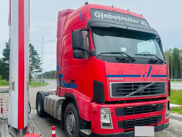 2004 Volvo FH, красный, 3500000 рублей - вид 1