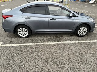 2017 Hyundai Solaris II, серый, 1250000 рублей, вид 2
