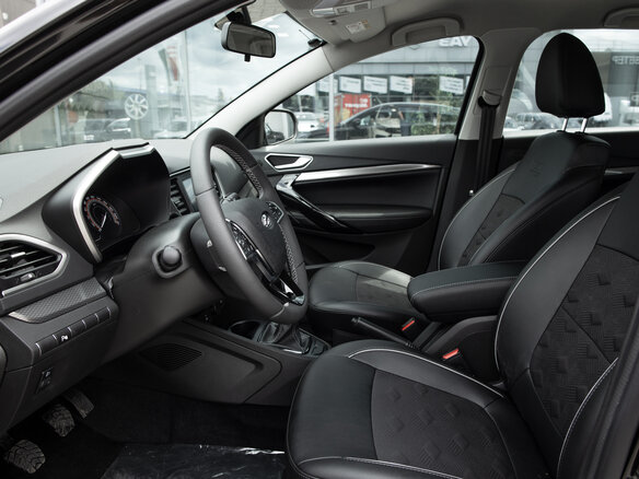 2026 Lada (ВАЗ) Vesta SW Cross I Рестайлинг (NG), чёрный - вид 12