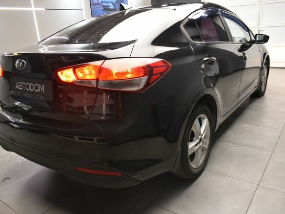 2017 Kia Cerato III Рестайлинг (Classic), чёрный, 967000 рублей - вид 8