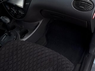 2003 Ford Focus I Рестайлинг, серебристый, 349000 рублей, вид 3