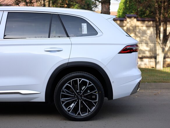 2026 Geely Monjaro (Xingyue L) I Рестайлинг 2 (China Market), белый, 4133000 рублей - вид 8