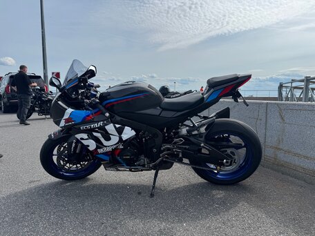 2018 Suzuki GSX-R 1000, чёрный, 1470000 рублей, вид 2