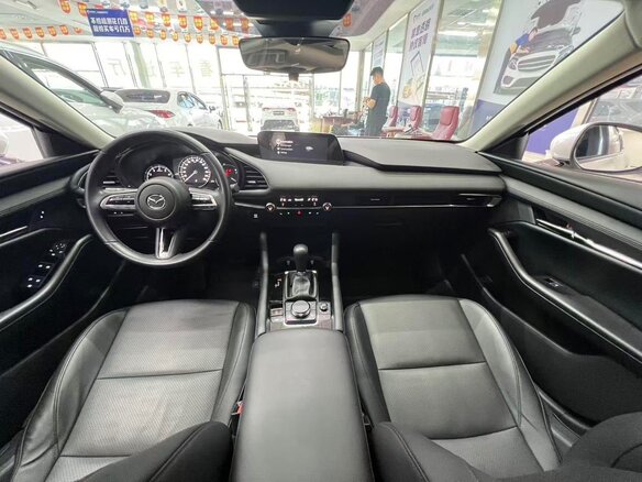 2023 Mazda 3 Axela IV (BP), белый, 1420000 рублей - вид 9