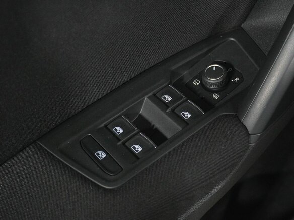 2019 Volkswagen Tiguan II, чёрный, 2213000 рублей - вид 14