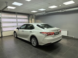 2019 Toyota Camry VIII (XV70), белый, 2700000 рублей, вид 4