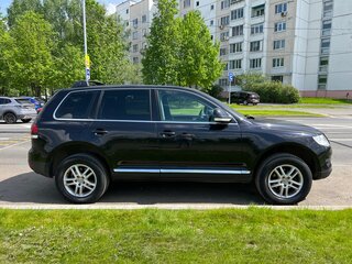 2008 Volkswagen Touareg I Рестайлинг, чёрный, 1300000 рублей, вид 2
