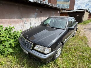 1998 Mercedes-Benz C-Класс 180 I (W202) Рестайлинг, чёрный, 450000 рублей, вид 2