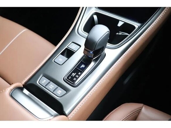 2025 Lexus LBX, белый, 4333666 рублей - вид 25