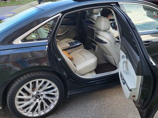 2018 Audi A8 Long 55 TFSI IV (D5), серый, 3390000 рублей, вид 4