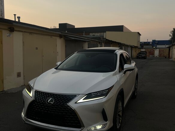 2019 Lexus RX 300 IV Рестайлинг, белый, 6500000 рублей