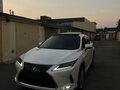2019 Lexus RX 300 IV Рестайлинг, белый, 6500000 рублей