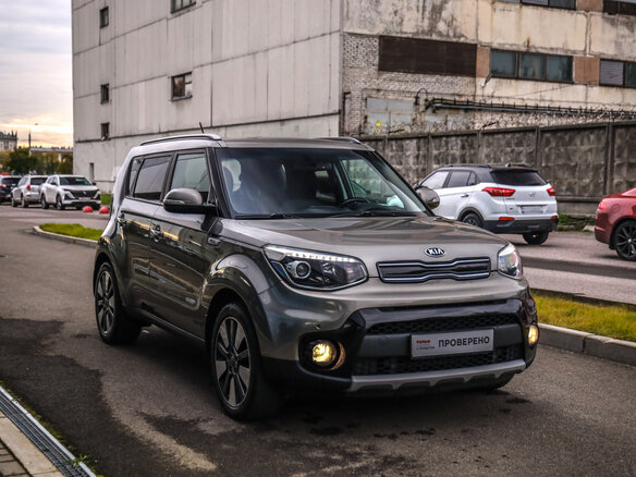 2018 Kia Soul II Рестайлинг, серебристый, 1332777 рублей - вид 4