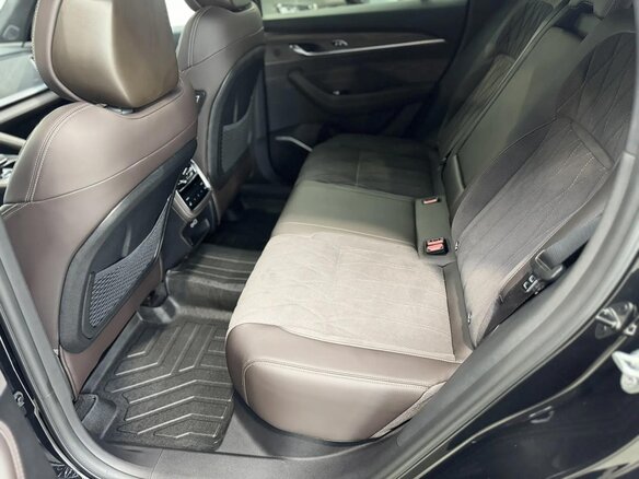 2026 Geely Monjaro I Рестайлинг 2 (China Market), чёрный, 4090000 рублей - вид 11