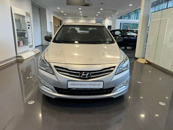 2014 Hyundai Solaris I Рестайлинг, серебристый - вид 4