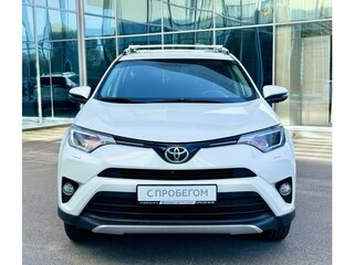 2017 Toyota RAV4 IV (XA40) Рестайлинг, белый, 2145000 рублей, вид 2