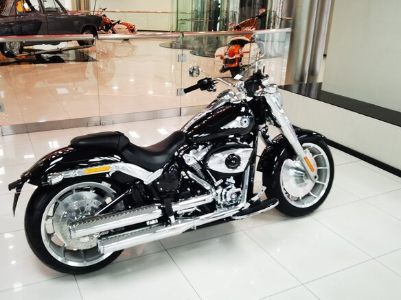 2025 Harley-Davidson Fat Boy, чёрный, 3300000 рублей - вид 4