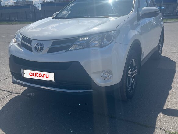 2014 Toyota RAV4 IV (XA40), белый, 2100000 рублей - вид 2