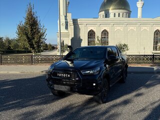 2022 Toyota Hilux VIII Рестайлинг 2, чёрный, 5500000 рублей, вид 5