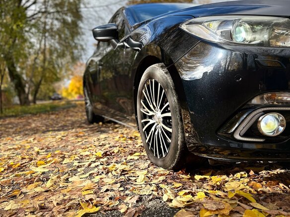 2015 Mazda 3 III (BM), чёрный, 1200000 рублей - вид 10