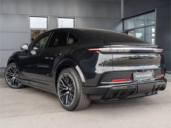 2026 Porsche Cayenne S Electric Coupé IV, чёрный, 25630000 рублей - вид 6