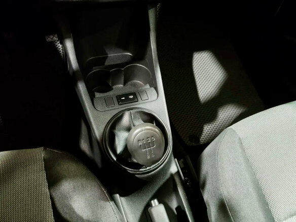 2011 Skoda Fabia II Рестайлинг, белый - вид 13